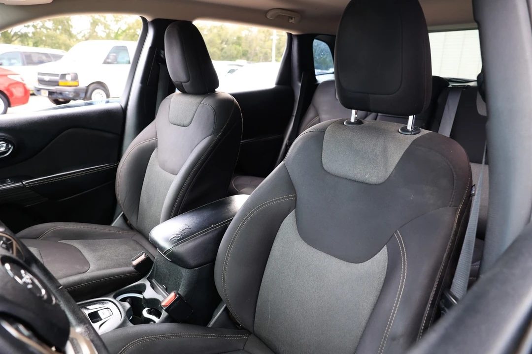 2015 Jeep KL Cherokee - Image 6 of 12