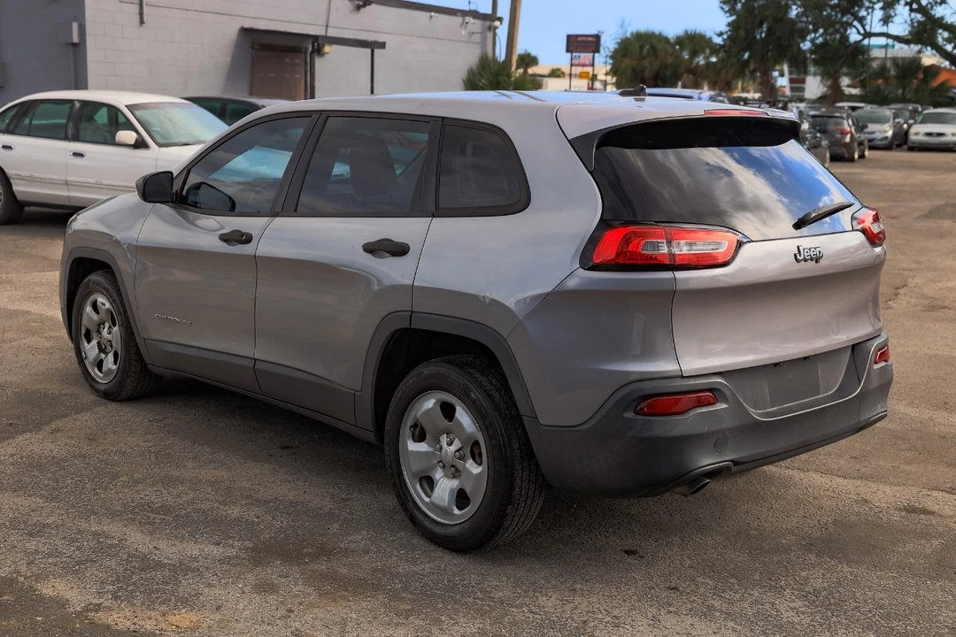 2015 Jeep KL Cherokee - Image 5 of 12