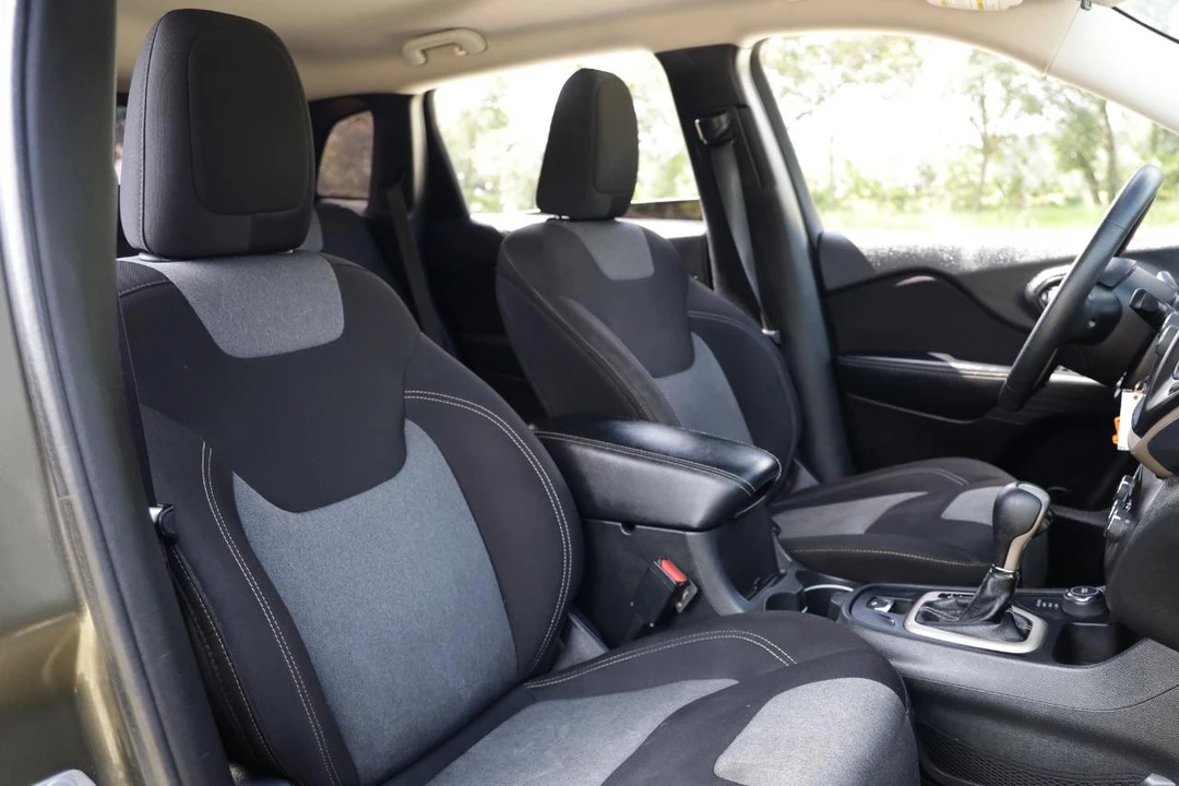 2015 Jeep KL Cherokee - Image 16 of 31
