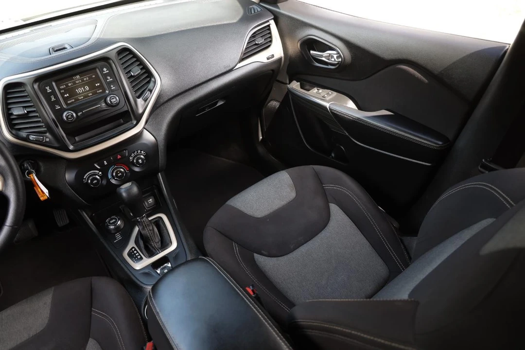 2015 Jeep KL Cherokee - Image 21 of 31