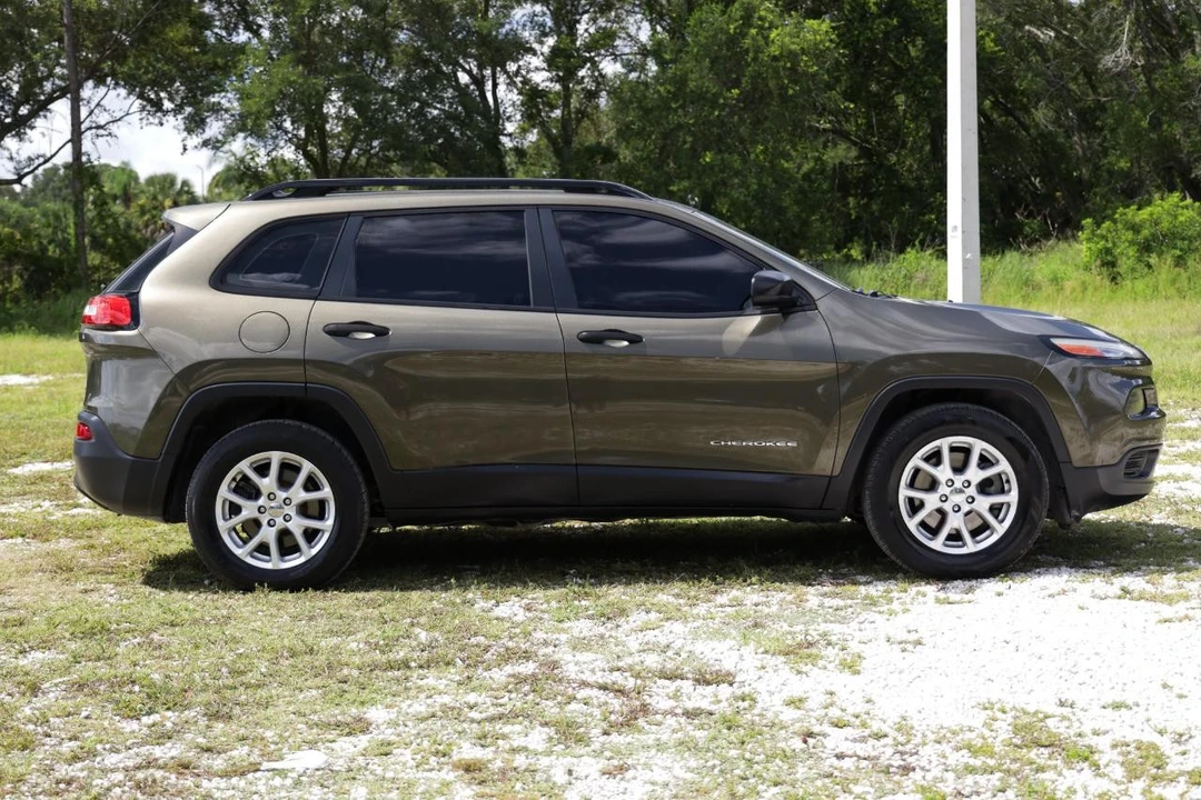 2015 Jeep KL Cherokee - Image 13 of 31