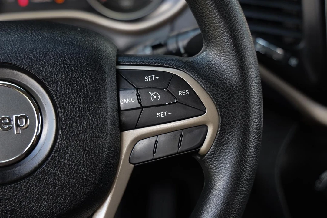 2015 Jeep KL Cherokee - Image 25 of 31