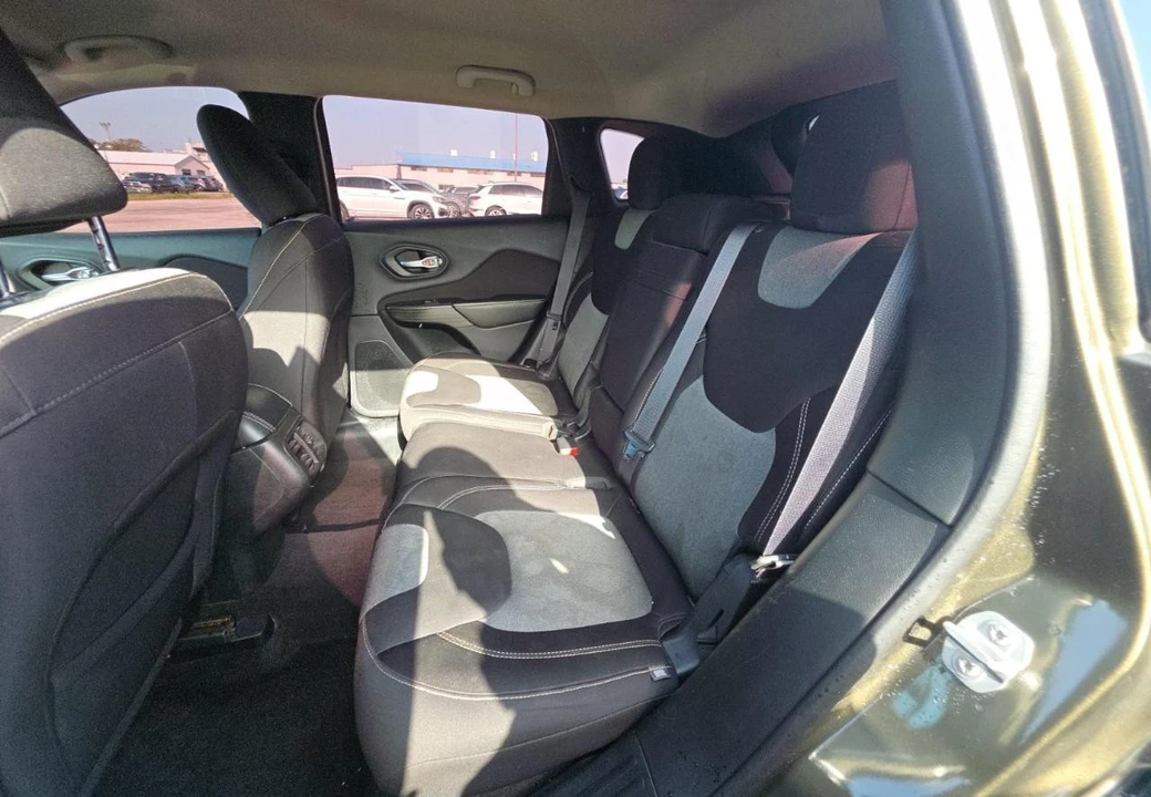 2015 Jeep KL Cherokee - Image 10 of 13