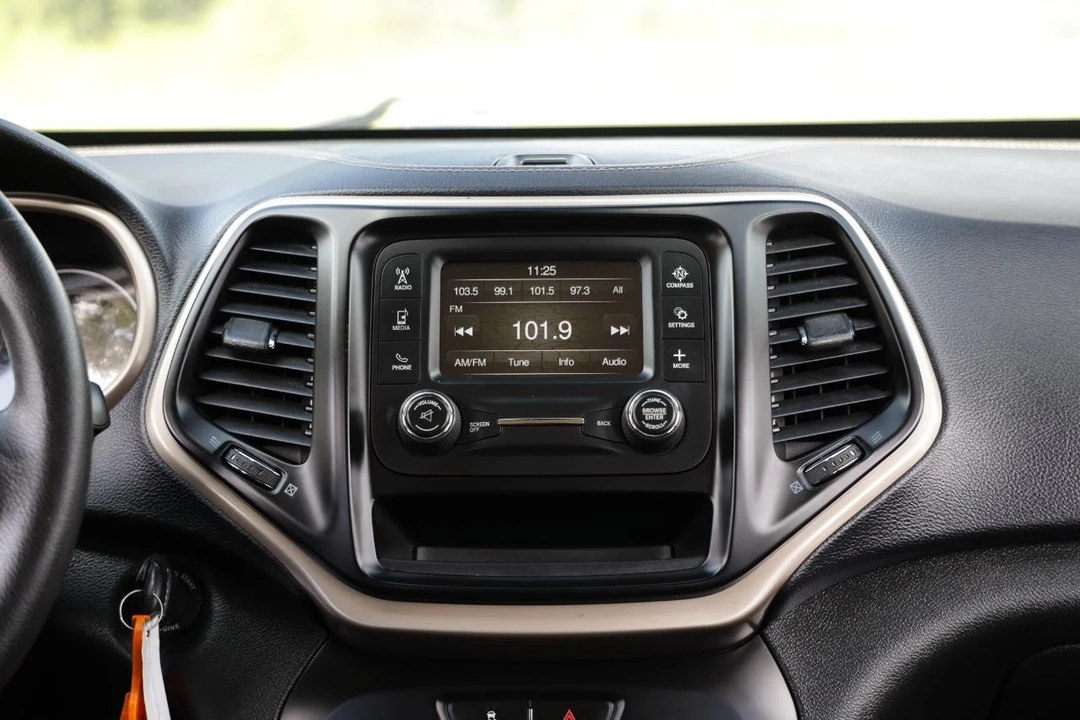 2015 Jeep KL Cherokee - Image 31 of 31