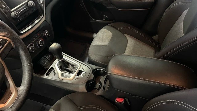 2015 Jeep KL Cherokee - Image 28 of 31