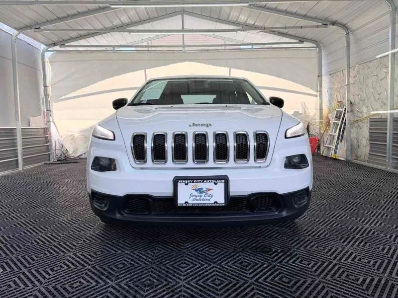 2015 Jeep KL Cherokee - Image 2 of 12