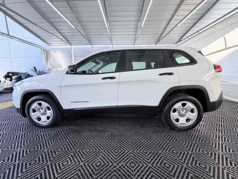 2015 Jeep KL Cherokee - Image 4 of 12