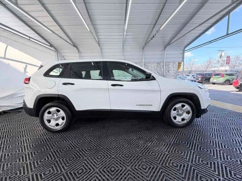 2015 Jeep KL Cherokee - Image 8 of 12
