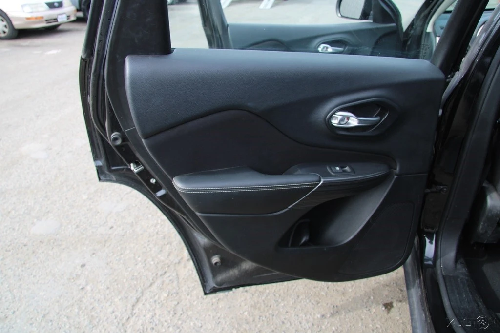 2015 Jeep KL Cherokee - Image 19 of 21