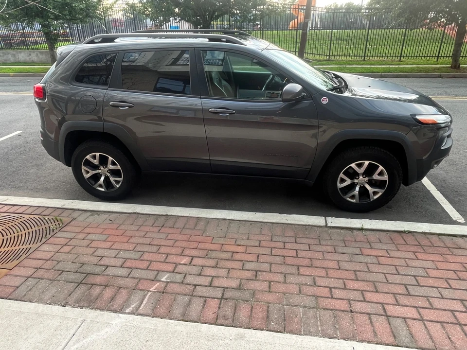 2015 Jeep KL Cherokee - Image 2 of 9