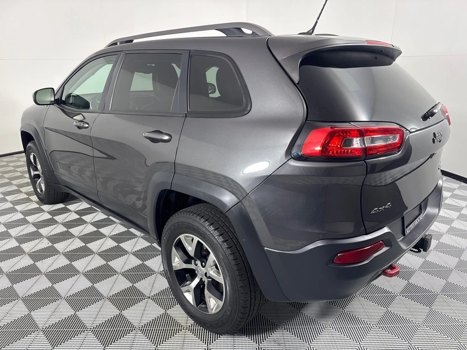2015 Jeep KL Cherokee - Image 8 of 12