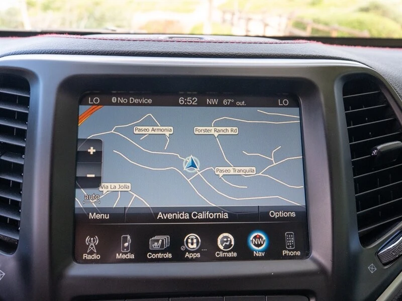 2015 Jeep KL Cherokee - Image 16 of 21