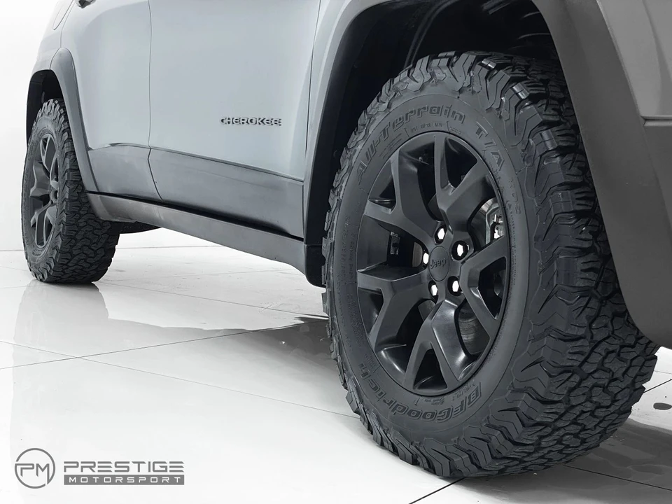 2015 Jeep KL Cherokee - Image 13 of 31