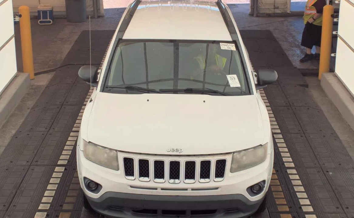 2015 Jeep Compass - Image 2 of 14
