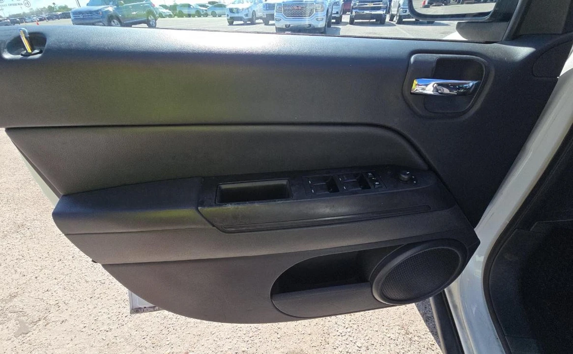 2015 Jeep Compass - Image 9 of 14