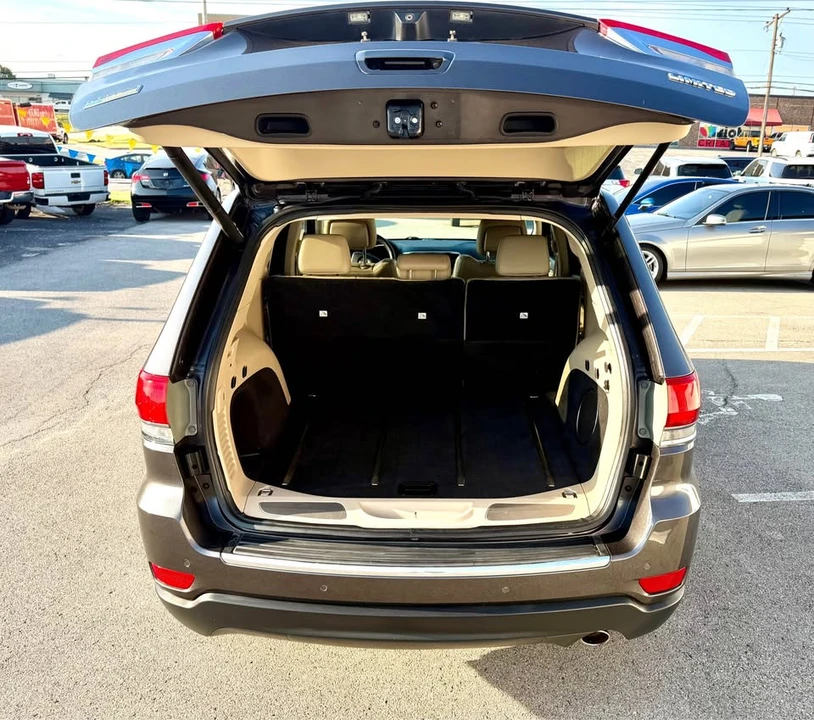 2015 Jeep Grand Wagoneer - Image 7 of 18