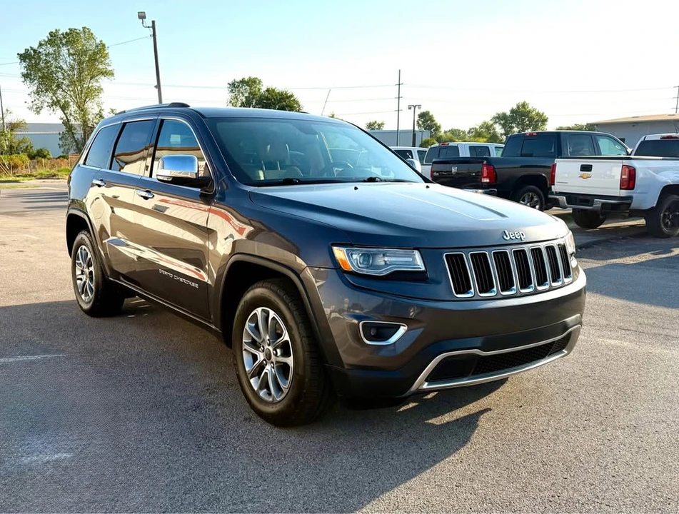 2015 Jeep Grand Wagoneer - Image 2 of 18