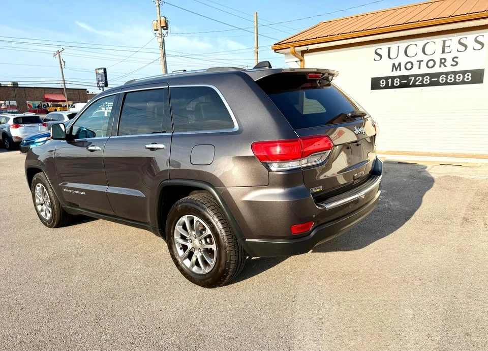 2015 Jeep Grand Wagoneer - Image 5 of 18