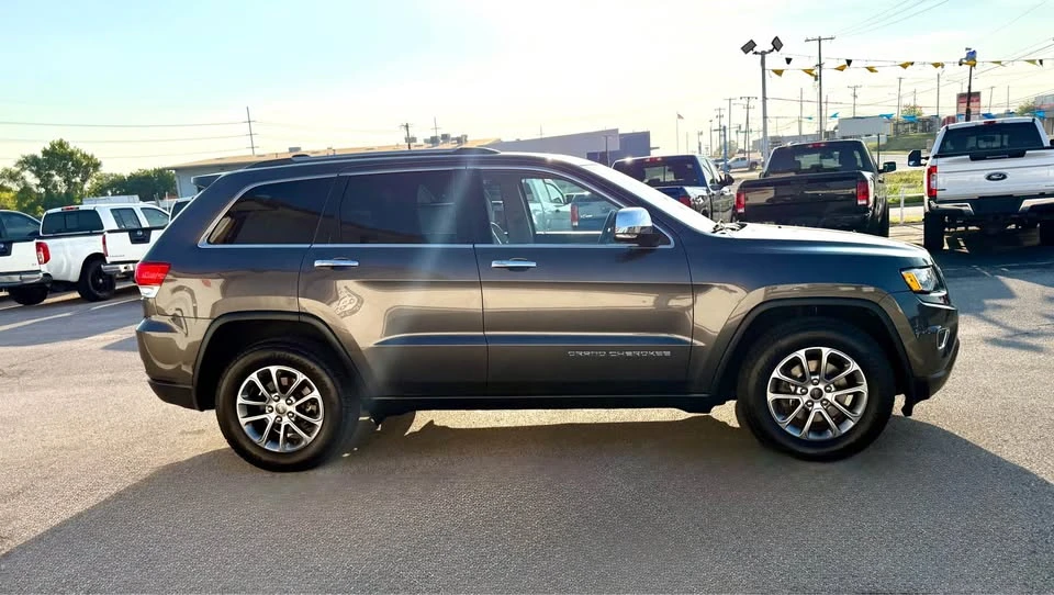 2015 Jeep Grand Wagoneer - Image 3 of 18