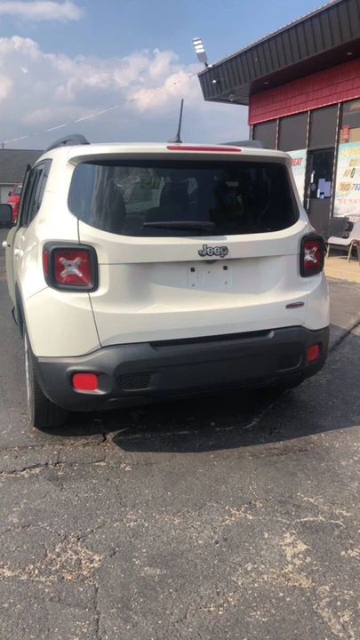 2015 Jeep Renegade - Image 4 of 13