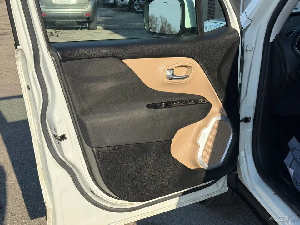 2015 Jeep Renegade - Image 18 of 21