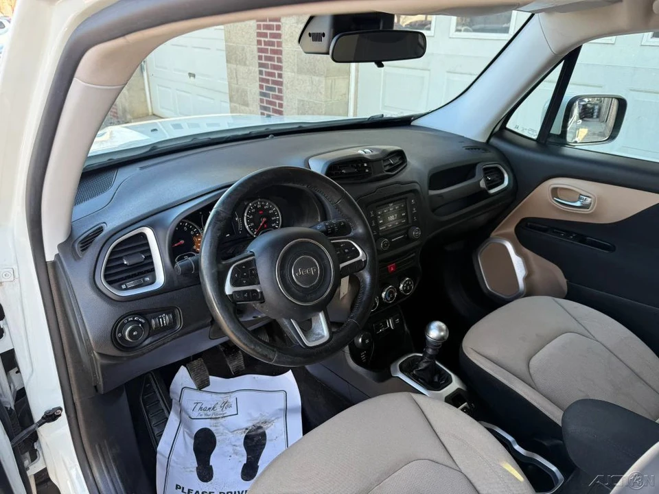 2015 Jeep Renegade - Image 17 of 21