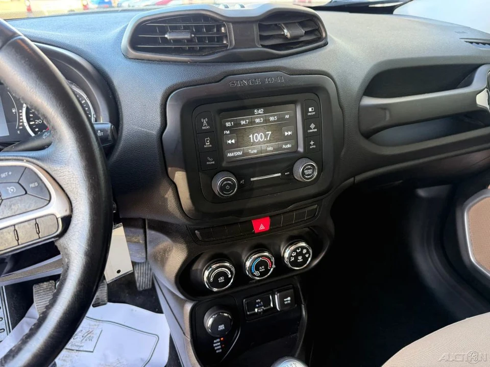 2015 Jeep Renegade - Image 20 of 21