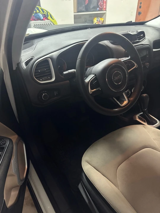 2015 Jeep Renegade - Image 13 of 31