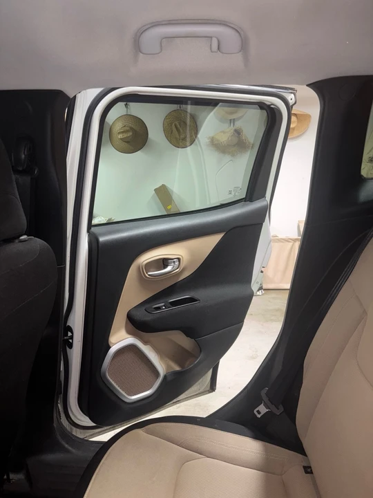 2015 Jeep Renegade - Image 18 of 31
