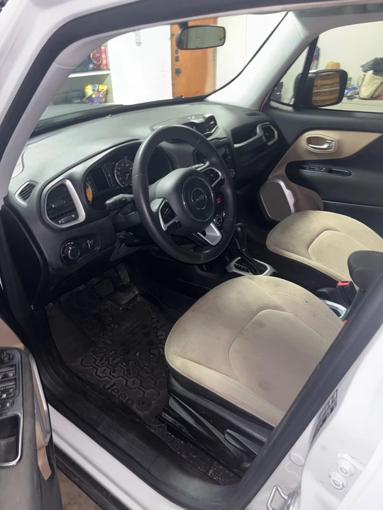 2015 Jeep Renegade - Image 15 of 31