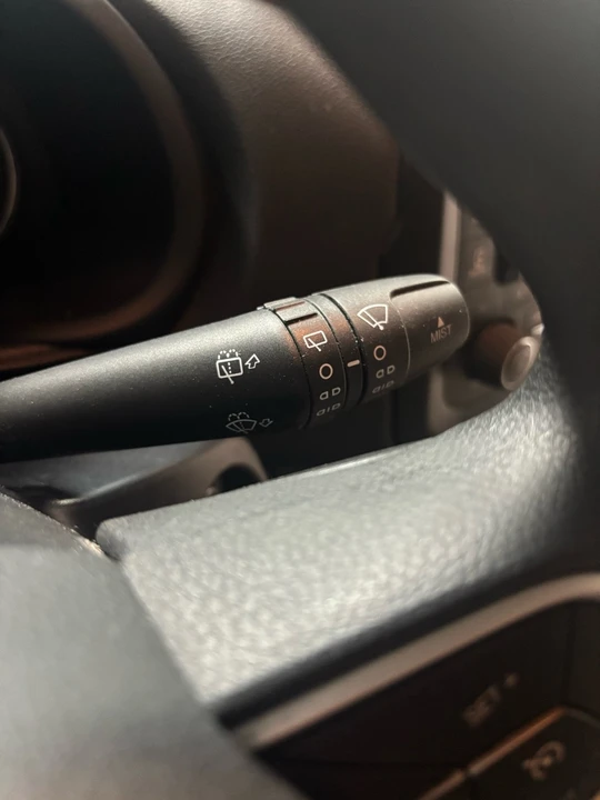 2015 Jeep Renegade - Image 23 of 31