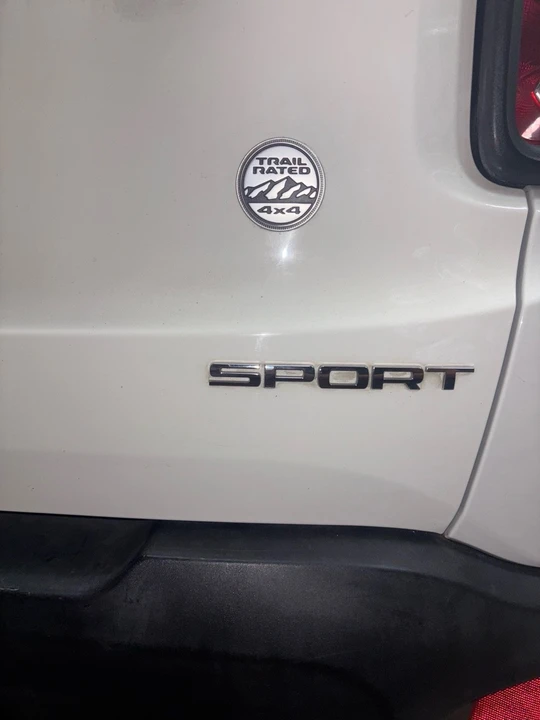 2015 Jeep Renegade - Image 8 of 31