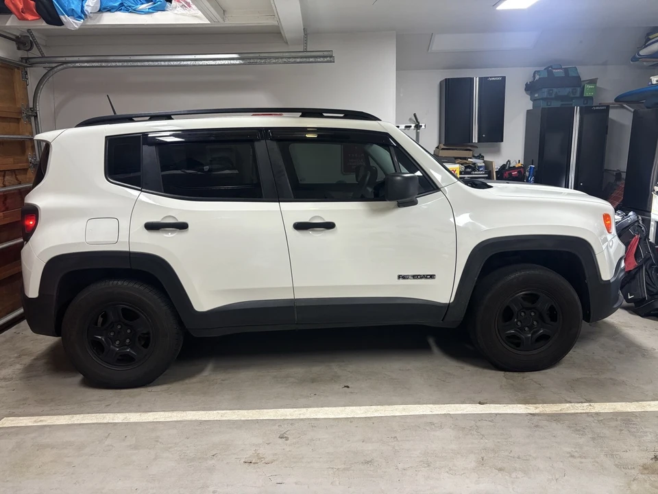 2015 Jeep Renegade - Image 2 of 31
