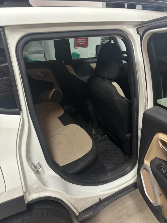 2015 Jeep Renegade - Image 20 of 31