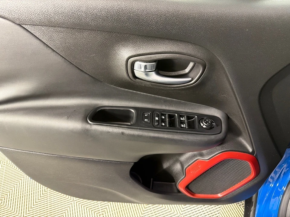 2015 Jeep Renegade - Image 10 of 12