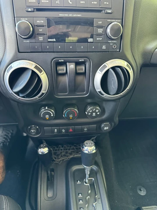 2015 Jeep JK Wrangler - Image 10 of 17