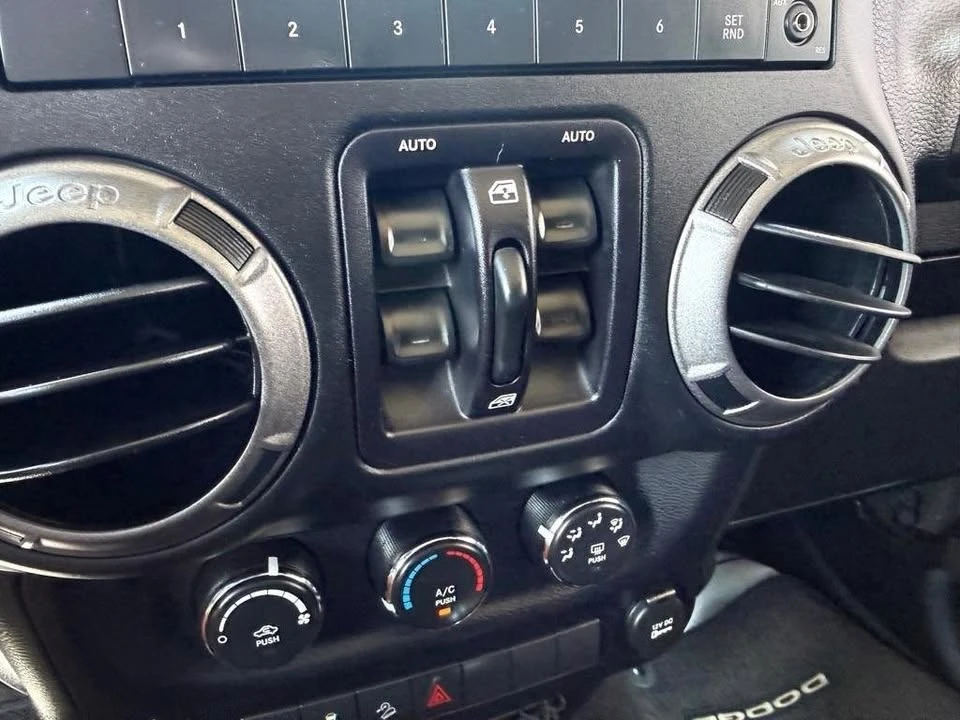 2015 Jeep JK Wrangler - Image 17 of 20