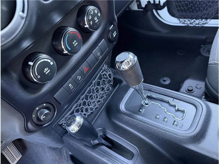 2015 Jeep JK Wrangler - Image 15 of 20
