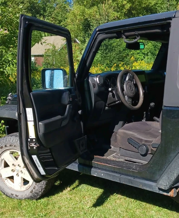 2015 Jeep JK Wrangler - Image 2 of 8
