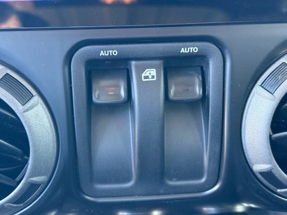 2015 Jeep JK Wrangler - Image 20 of 21