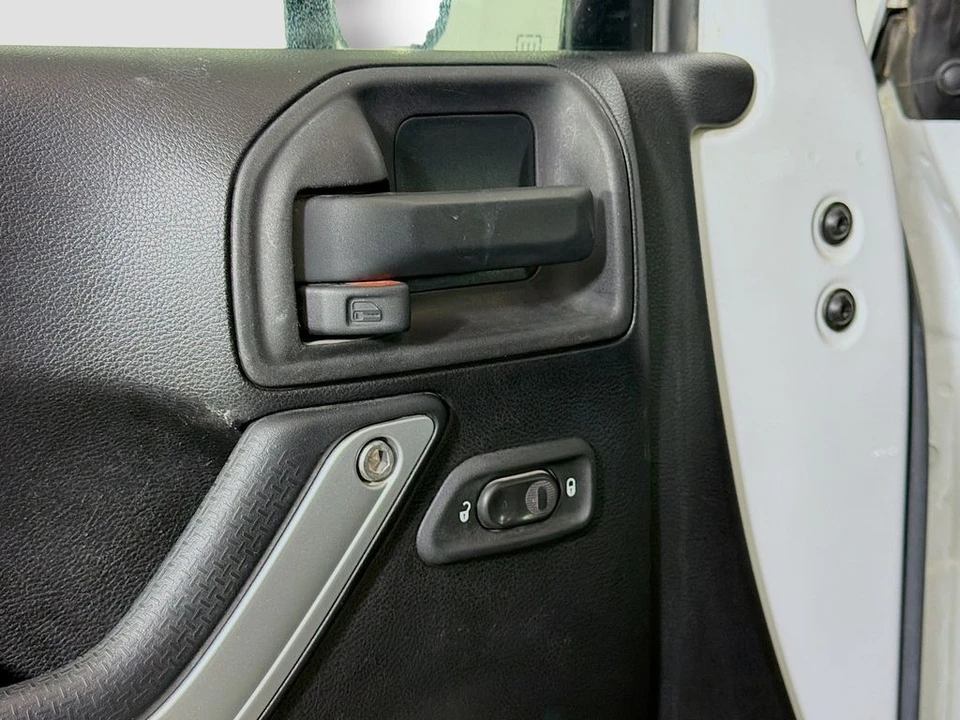 2015 Jeep JK Wrangler - Image 18 of 31