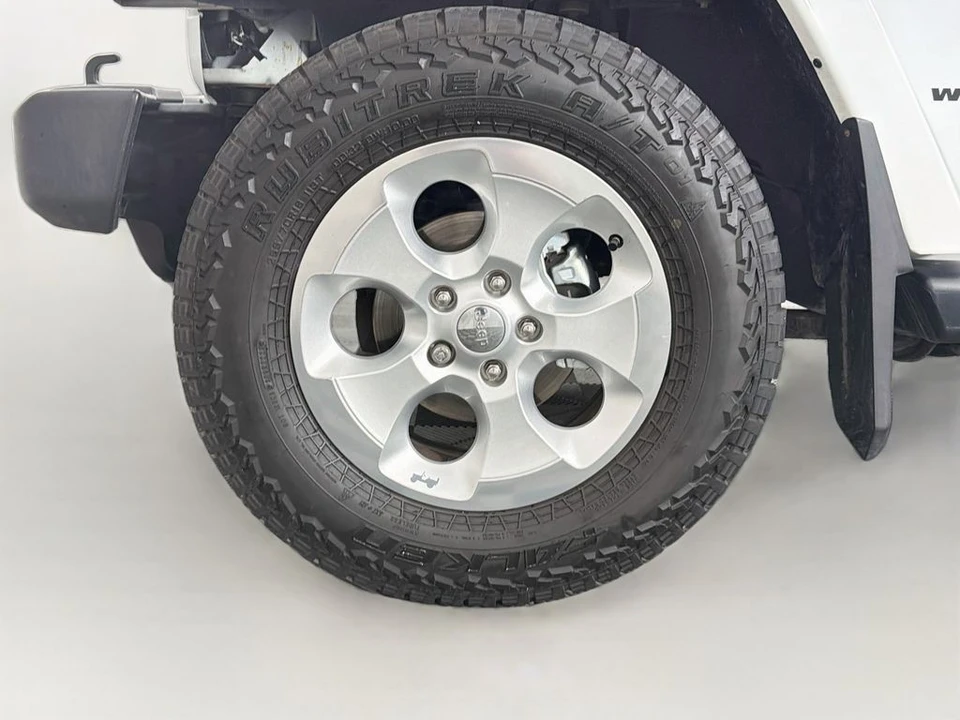 2015 Jeep JK Wrangler - Image 27 of 31