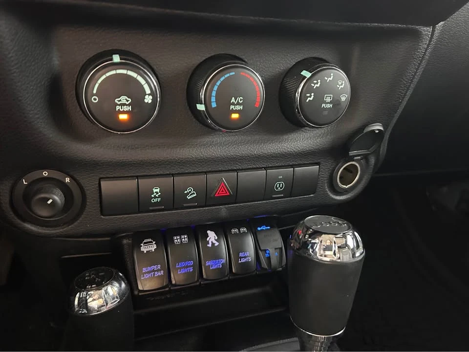 2015 Jeep JK Wrangler - Image 15 of 17