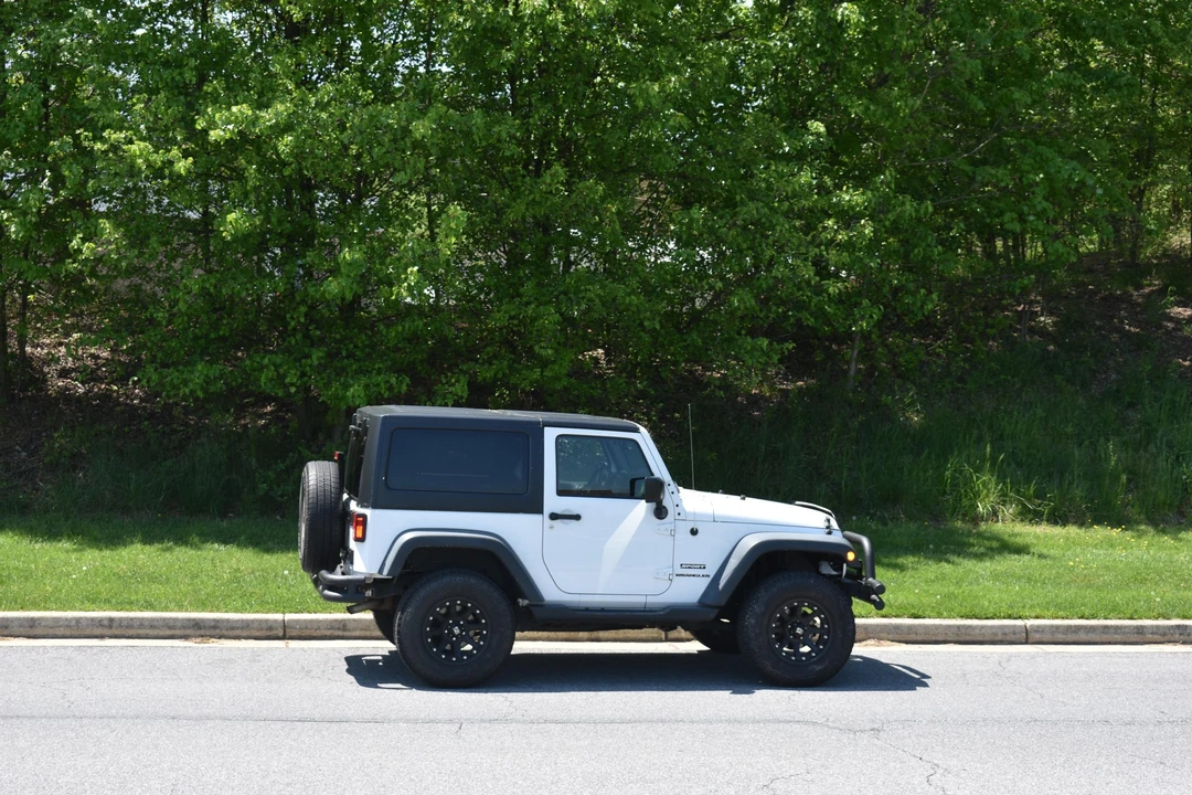 2015 Jeep JK Wrangler - Image 8 of 31