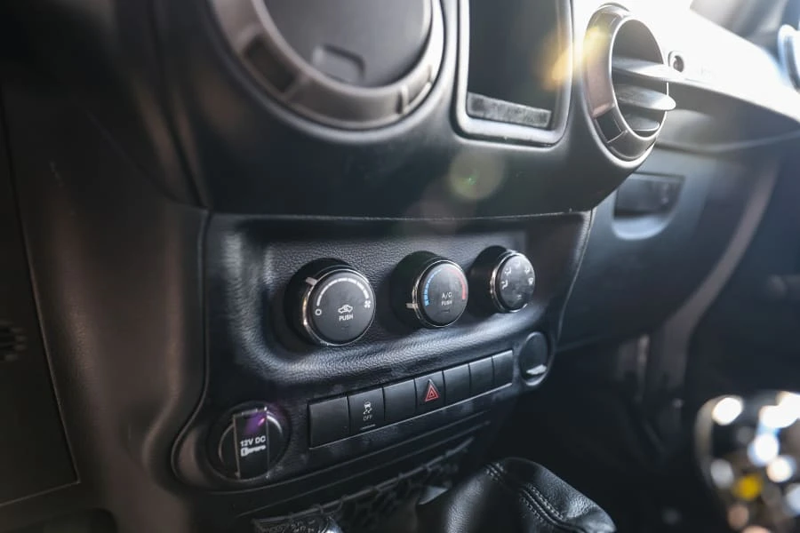 2015 Jeep JK Wrangler - Image 25 of 31