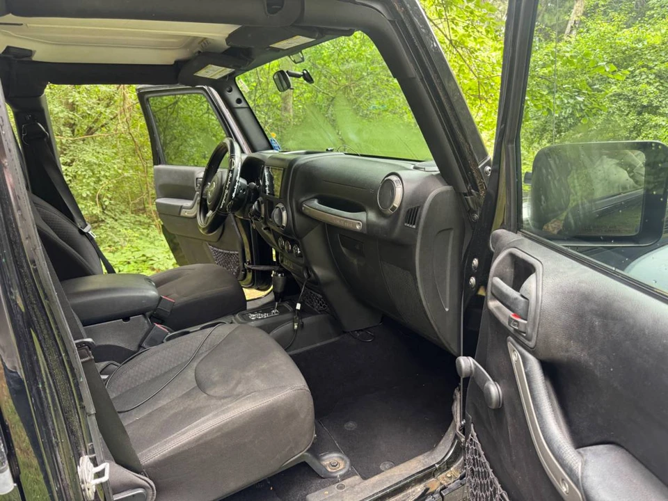 2015 Jeep JK Wrangler - Image 16 of 17
