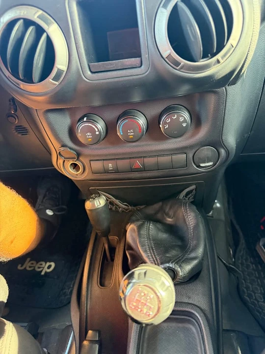 2015 Jeep JK Wrangler - Image 14 of 15