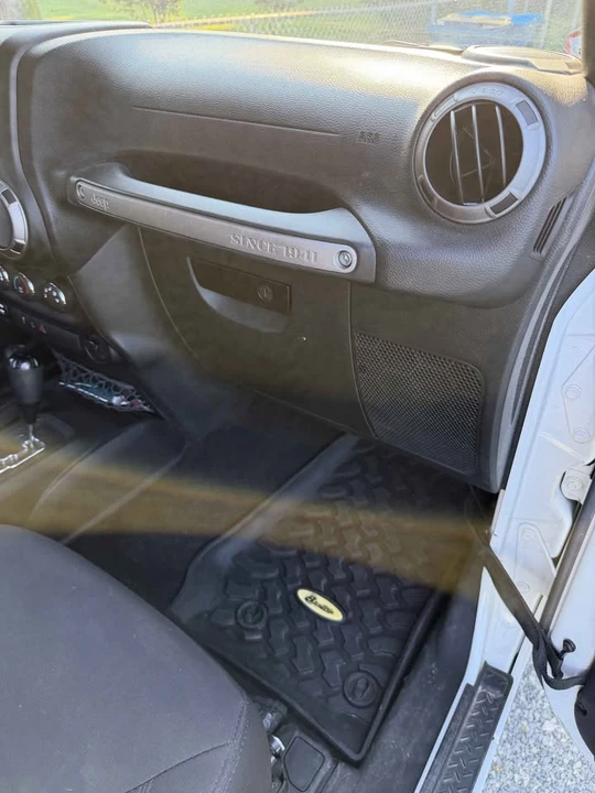 2015 Jeep JK Wrangler - Image 9 of 18
