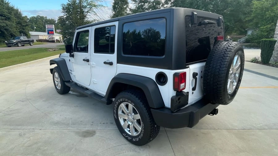 2015 Jeep JK Wrangler - Image 9 of 11