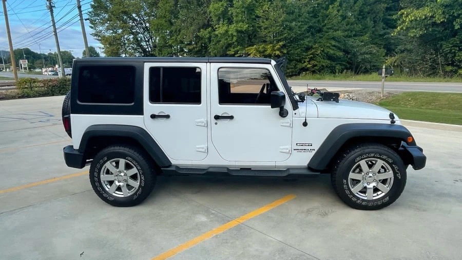 2015 Jeep JK Wrangler - Image 10 of 11